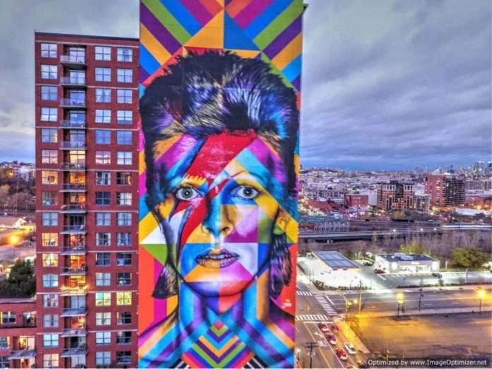 Mural sobre David Bowie nos EUA atrai muitos fãs