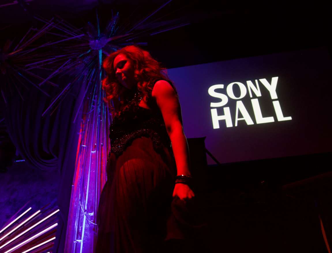 Cantora  brasileira Zabelê faz show no Sony Hall em NY
