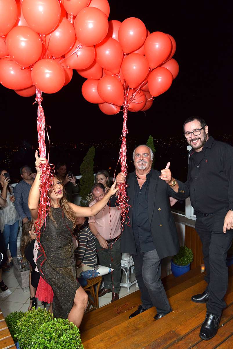 Sunset party reune famosos em São Paulo