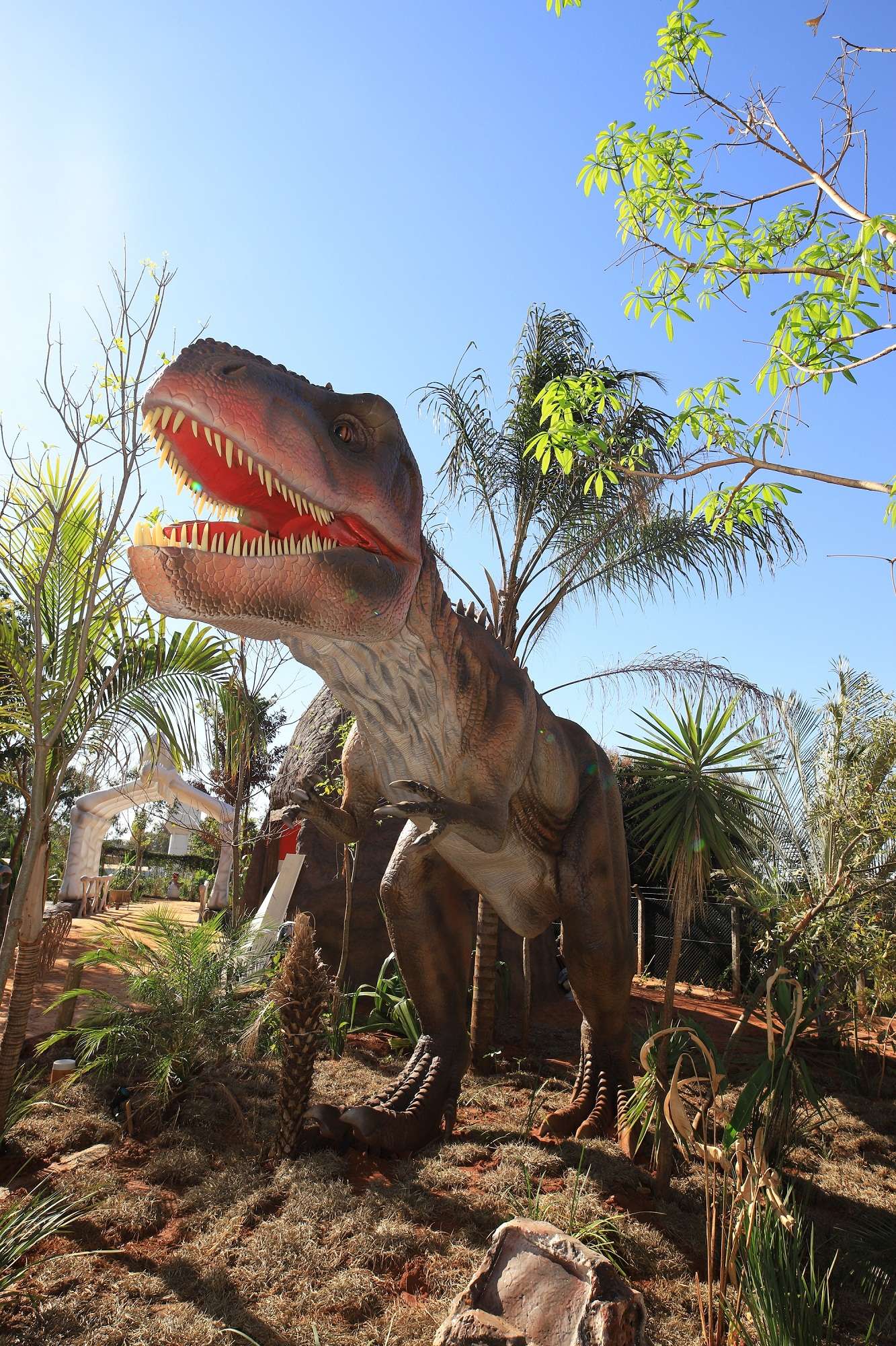 Dinossauros invadem a cidade de Olímpia