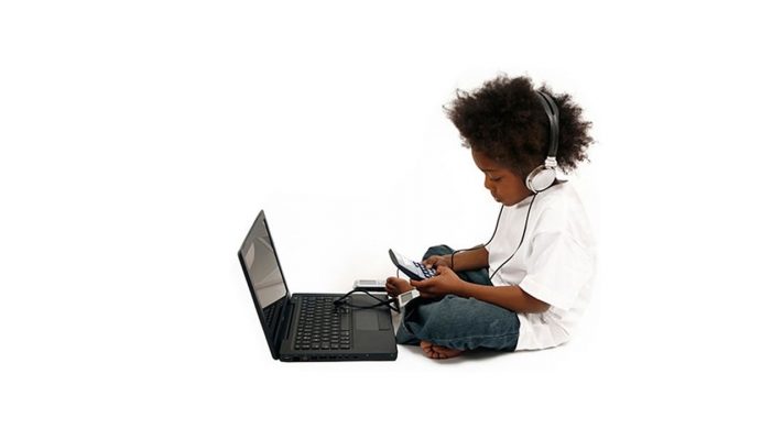 kids-multitasking-multiple-devices-foto divulgacao-namidia