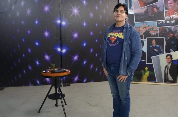 Em Revista com apresentador Eve Sobral, divulgacao, RBTV