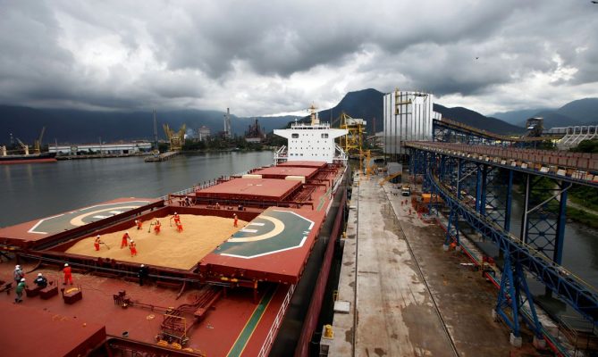 Brasil exportou mais do que importou em 2020