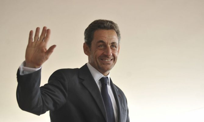 Nicolas Sarkozy é condenado a prisão por corrução