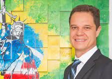 Advogado brasileiro Alexandre Piquet promove evento com prefeito de Miami