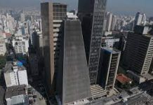 Vendas reais da indústria paulista caíram 4,2% em setembro, aponta Levantamento de Conjuntura da Fiesp.