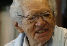 Morre o poeta amazonense Thiago de Mello, aos 95 anos