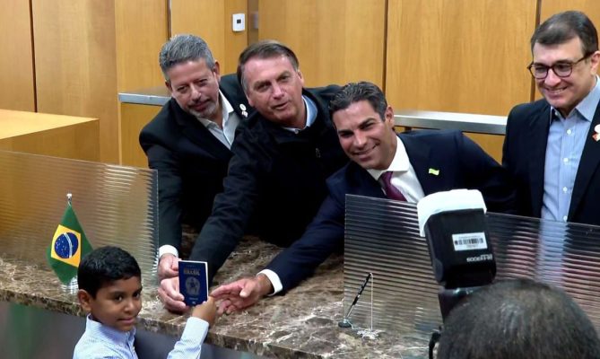 Bolsonato inaugura Vice-Consulado do Brasil em Orlando