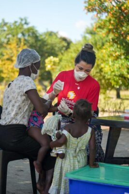 Medica Beatriz Lima realiza trabalhos voluntários na África