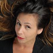 Exposição da artista Viviane Fuentes em Paris 