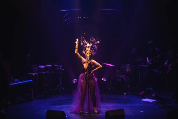 Mayra Clara no Centro Cultural Vila Itororó