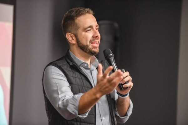 Palestrante Flávio Muniz Impulsiona Convenção de Vendas.