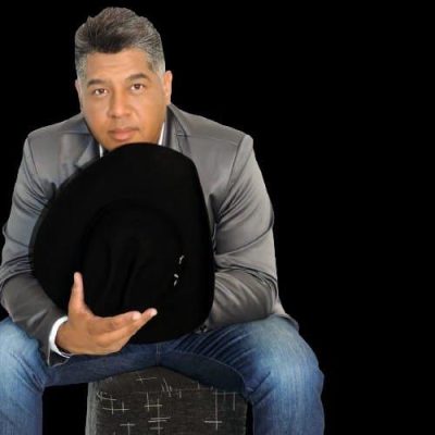 Apresentador Felix Manriik otimiza novos talentos. Apresentador Felix Manriik otimiza novos talentos.