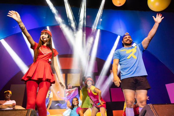 “Luccas e Gi em: O Mundo de Magia e Fantasia”