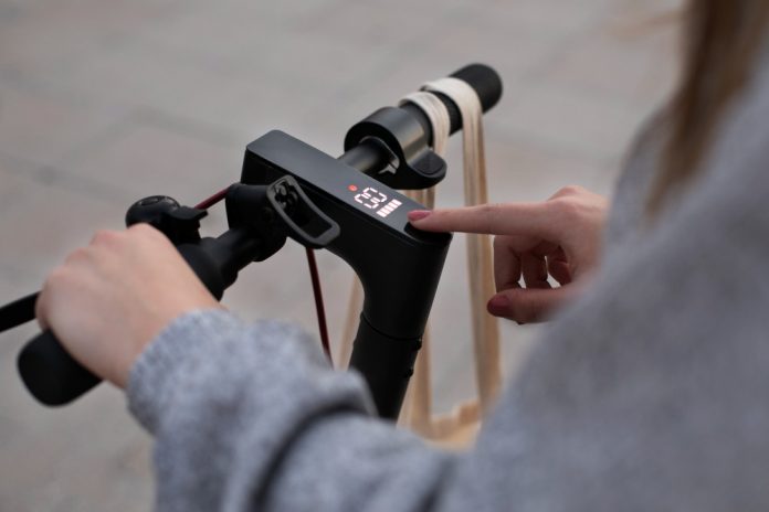 Com quantos anos pode andar de bicicleta elétrica