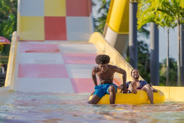 Parque aquático dá acesso gratuito a aniversariantes.