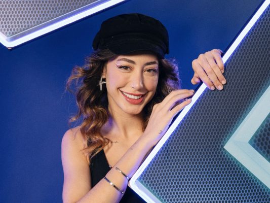 Emoção à Vista: Nicole Louise Conquista Corações e Votos no Reality da TV Globo!