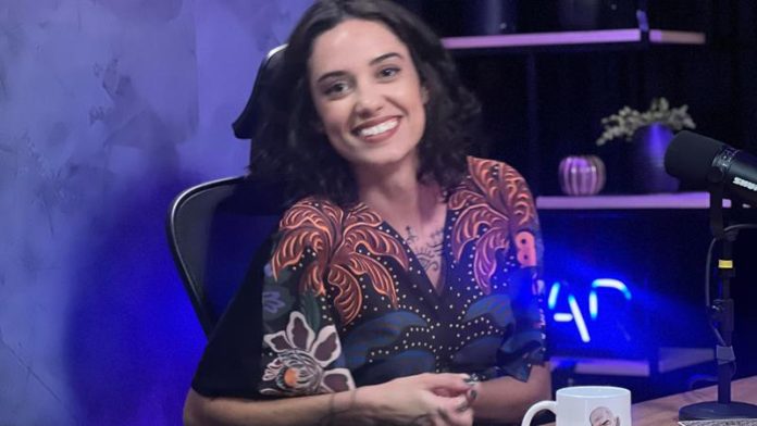 O Manual de Tarot de Emelyn Chotté: Uma Ferramenta Transformadora para Iniciantes e Profissionais da Área