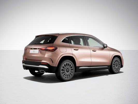 Mercedes-Benz GLA 200: potência, estilo e economia 