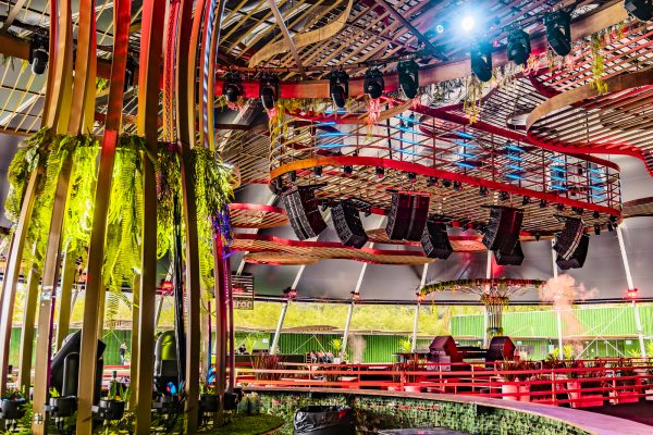 Laroc Guarujá reabre as portas com Kaskade em noite épica Laroc Guarujá reabre as portas com Kaskade em noite épica