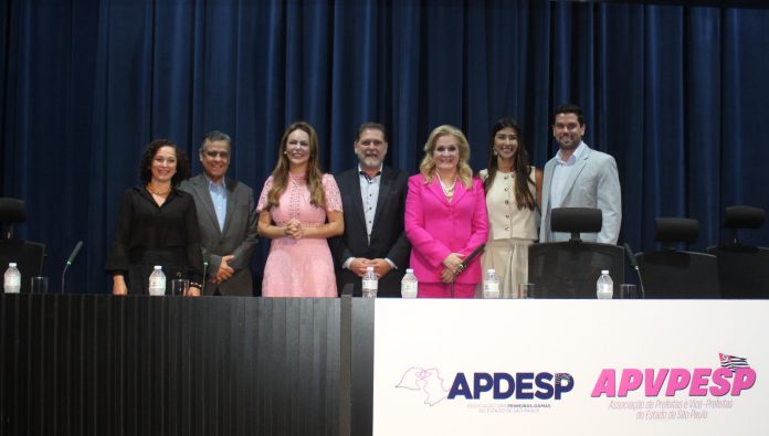 Posse das Novas Diretoras da APDESP e APEVESP Reúne Lideranças Femininas na ALESP em São Paulo-SP