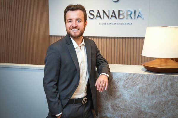 Banhos quentes são prejudiciais à pele e aos cabelos Banhos quentes são prejudiciais à pele e aos cabelos