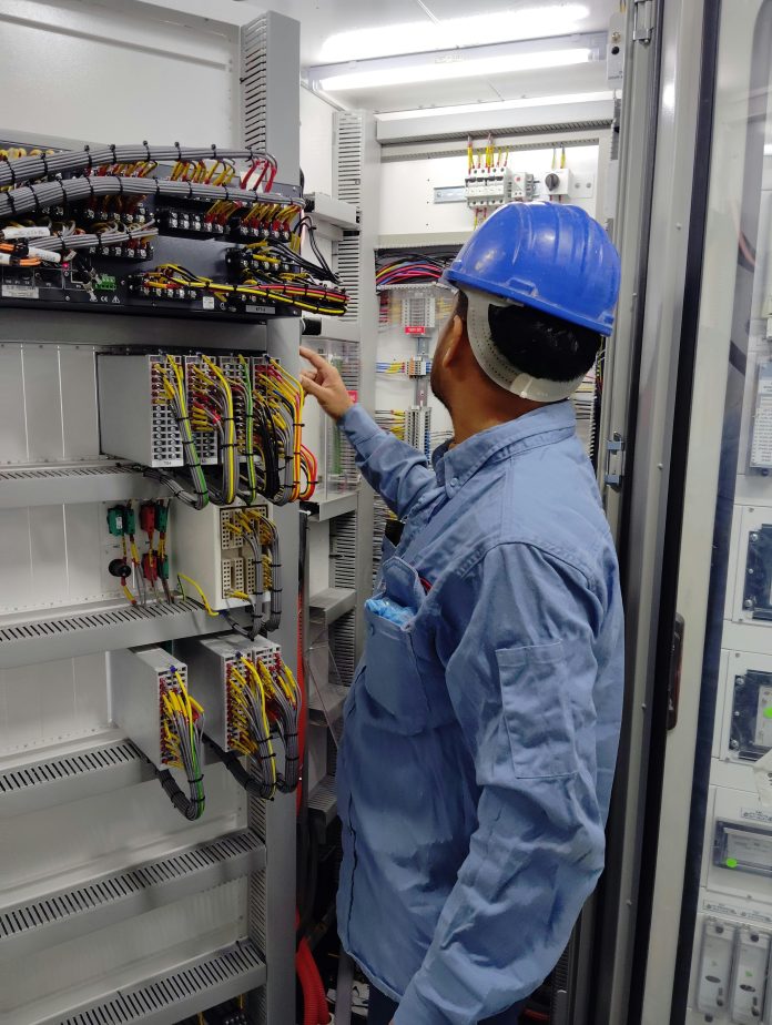 A importância da manutenção elétrica para segurança em fábricas