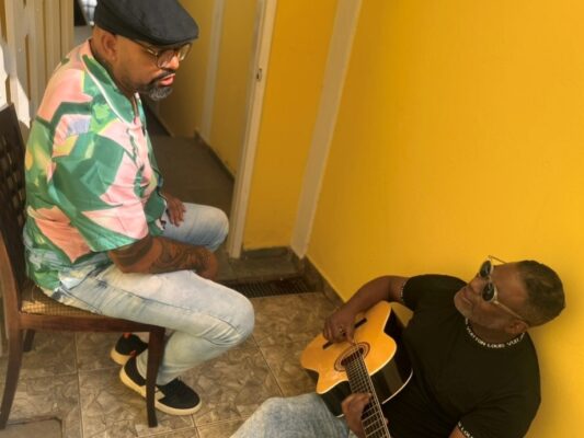 DUETO lança “De Cara Pro Alto”, música inédita de reflexão