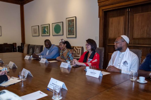 Rainha Diambi conclui visita oficial ao Brasil