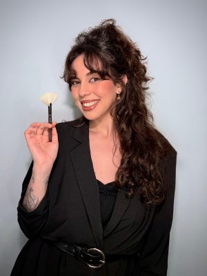 Marina Pereira ganha prêmio com o filme "Our Weird Selves 2025". Marina Pereira ganha prêmio com o filme "Our Weird Selves 2025".