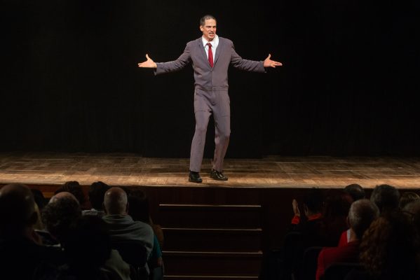Mateus Solano volta ao Teatro Renaissance com O Figurante