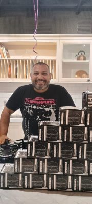 Gastronomia com hambúrguer artesanal e parrilla
