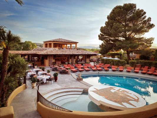 Byblos Saint-Tropez inicia uma nova temporada Byblos Saint-Tropez inicia uma nova temporada
