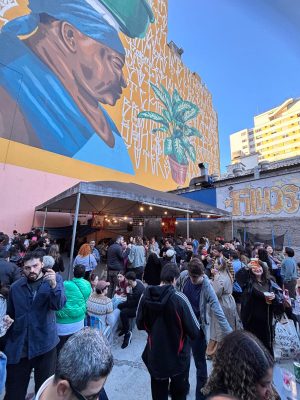Os DJs Bnegão e Malfeitona comandam a festa