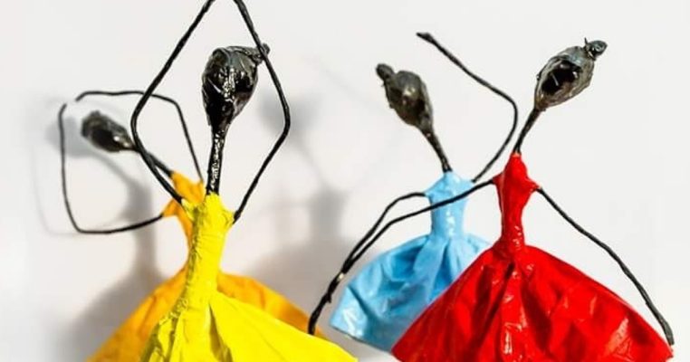 De certo, a arte contemporânea marca presença no Bazar da Cidade, com esculturas de Sandra Barreiro. Foto: Divulgação.