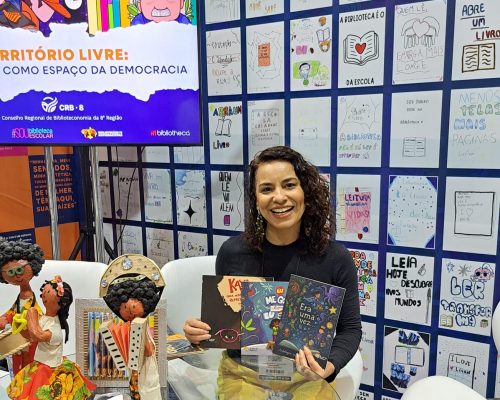 Mércia Magalhães traz obras dedicadas à literatura infantil, à arte e à educação antirracista. Foto: Acervo da escritora/Divulgação